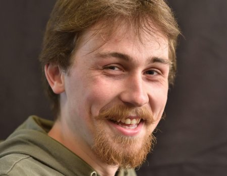 Column Cedric: Donkergroen Column Cedric: Donkergroen