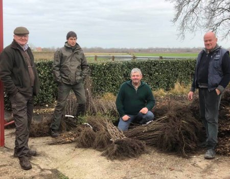 Limburgse jagers planten 24.000 hagen en bomen Limburgse jagers planten 24.000 hagen en bomen